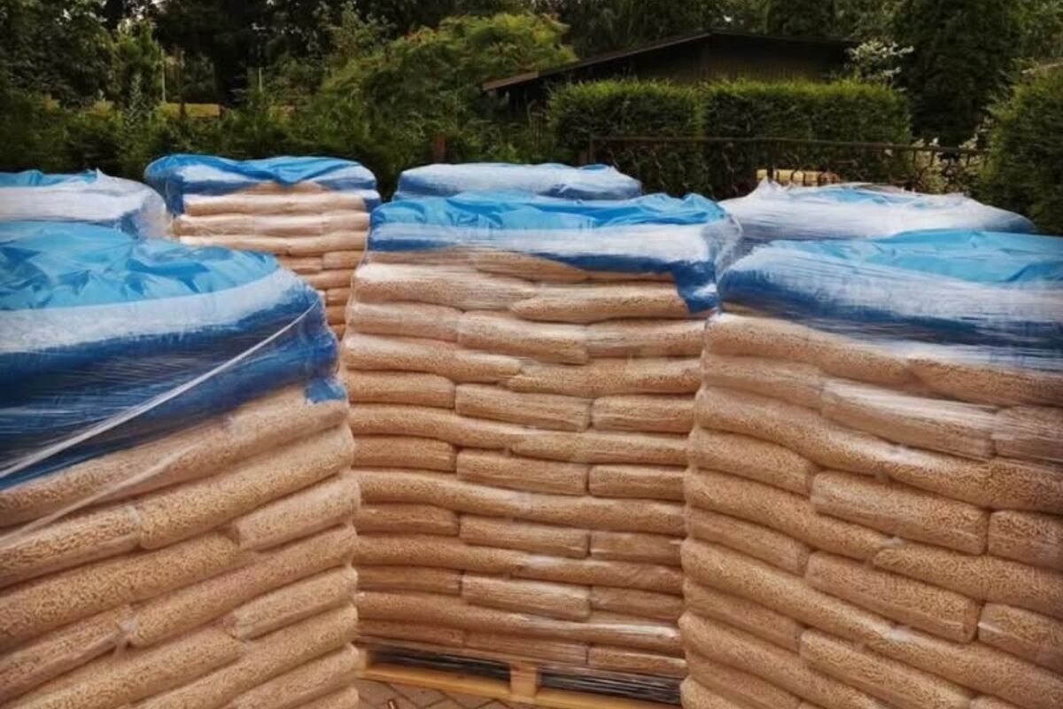 Wood Pellets Guide: Types, Heating Value, and Storage